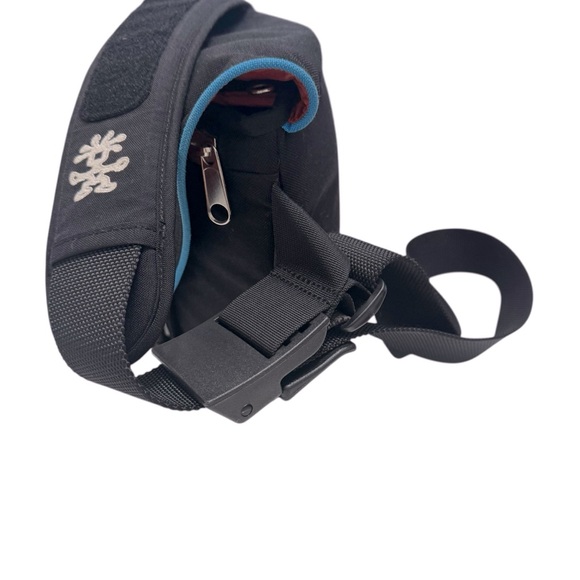 Crumpler Camera Bag – Removable Compartments, Adjustable Straps,‎ 9.5” - Picture 4 of 8